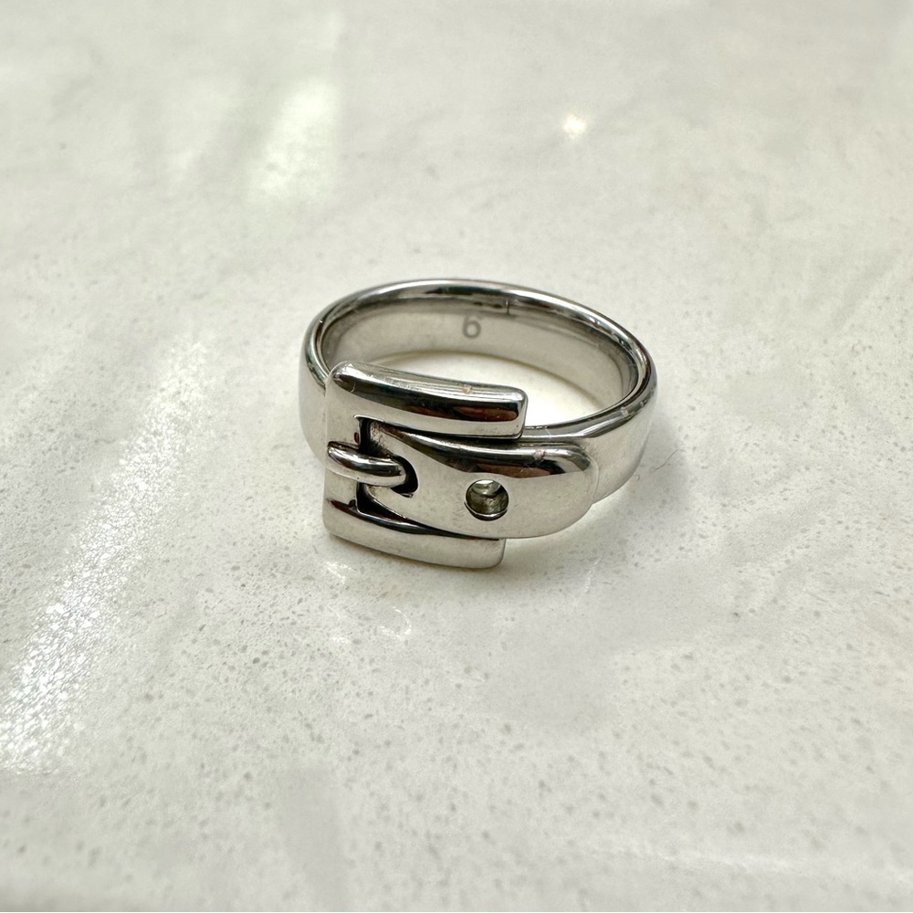 Michael kors belt buckle ring